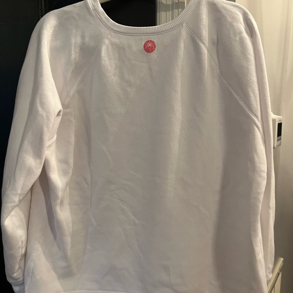 White crew neck - Picture 3 of 3